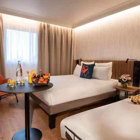 Novotel Arenas Aeroport Hotel 4*