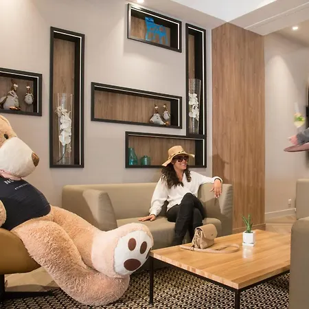 Novotel Arenas Aeroport 4*